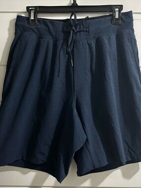 Lululemon T.H.E. Short Night Sea (navy)
Men Size: M